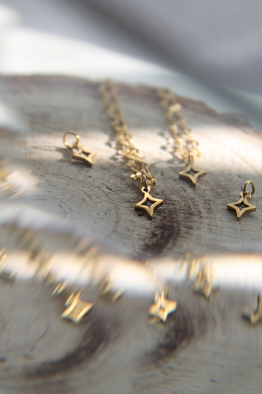 Gold Sparkle - Necklace
