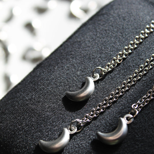 silver crescent moon necklace
